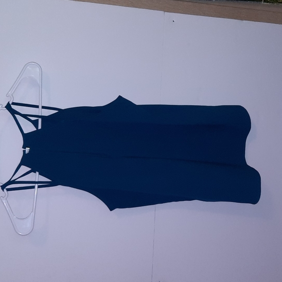 H&M Tank - Size 6 - 98% Polyester - 2% Spandex - Gently Used - Picture 5 of 5